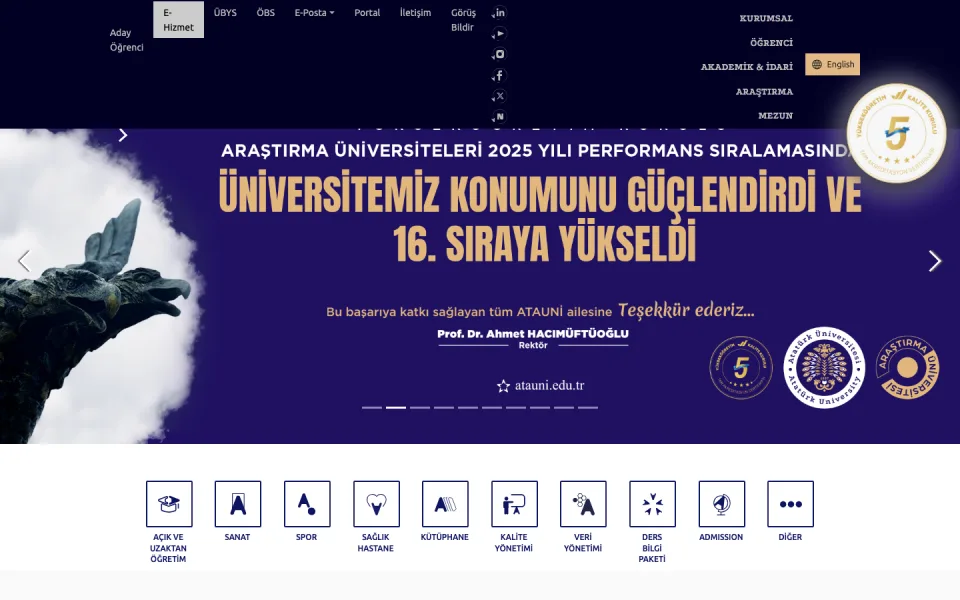 Atatürk Üniversitesi ana sayfa görseli. Mor arka plan üzerinde 'Araştırma Üniversiteleri 2025 Yılı Performans Sıralamasında Üniversitemiz Konumunu Güçlendirdi ve 16. Sıraya Yükseldi' yazısı yer alıyor
